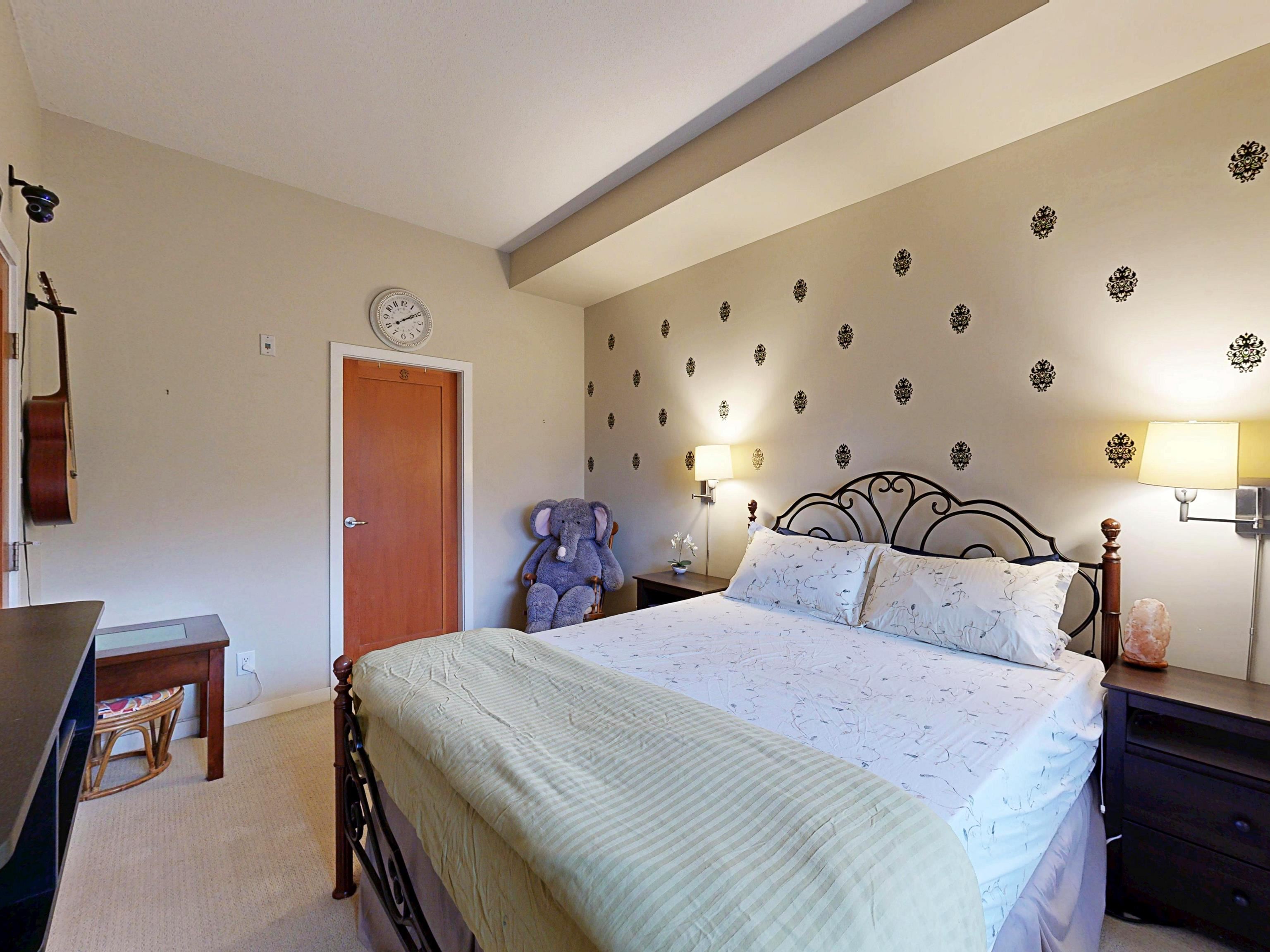 208 250 SALTER STREET Unit: 208