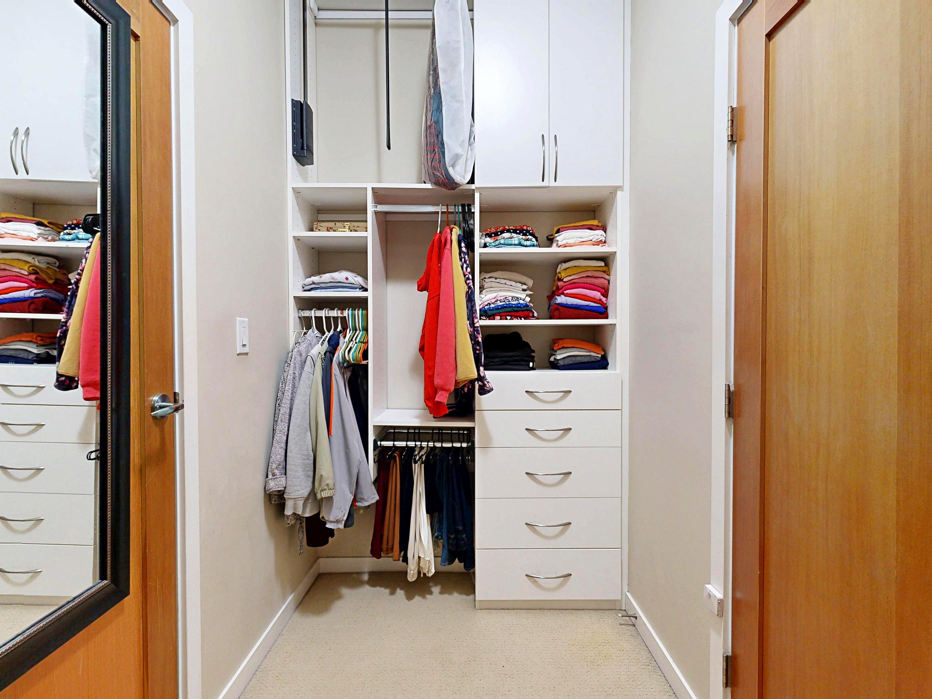 208 250 SALTER STREET Unit: 208