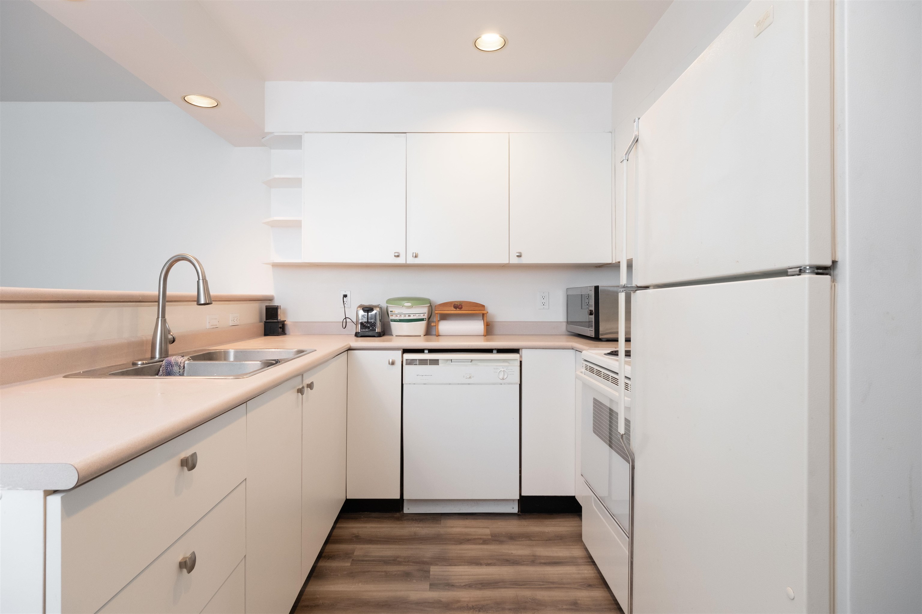 3371 FIELDSTONE AVENUE