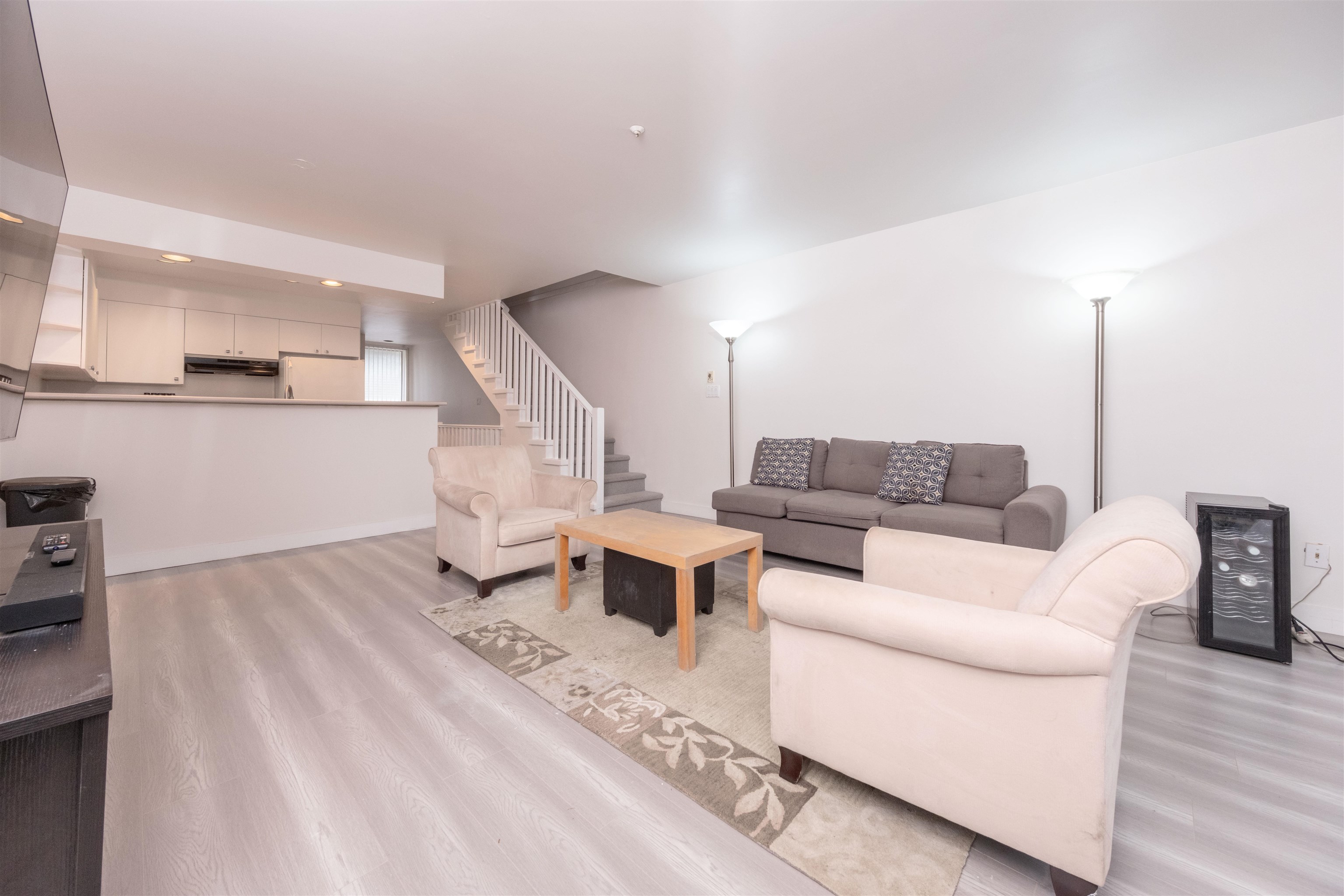 3371 FIELDSTONE AVENUE