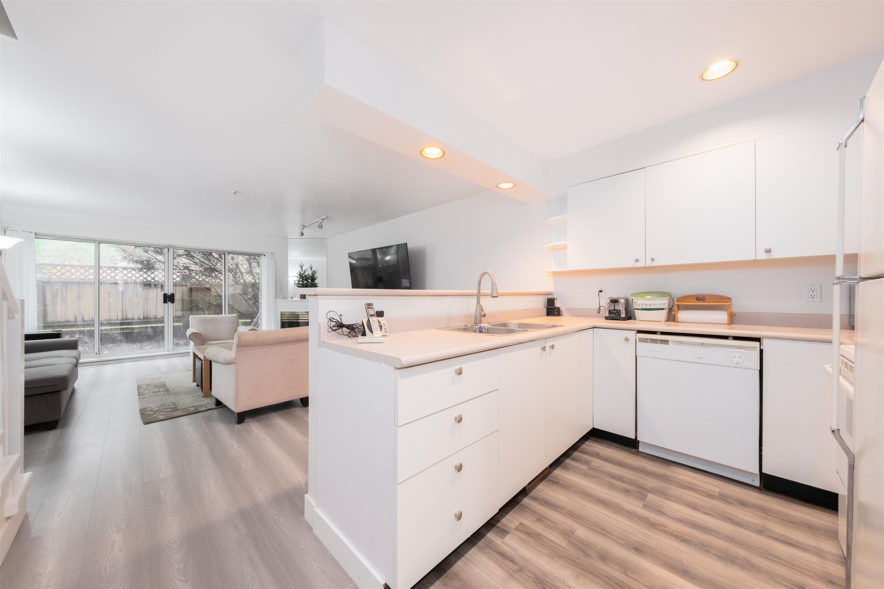 3371 FIELDSTONE AVENUE