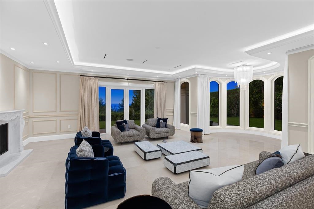 1367 CHARTWELL DRIVE