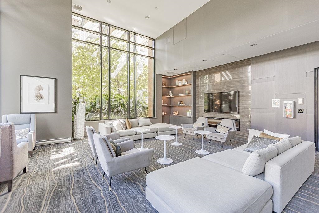 803 3100 WINDSOR GATE Unit: 803