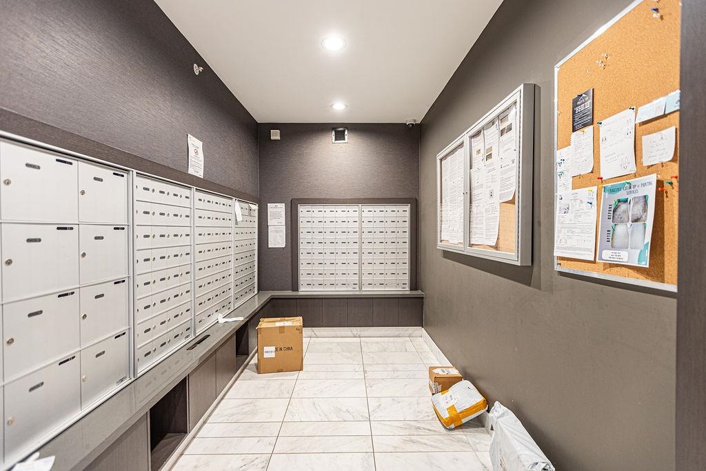 803 3100 WINDSOR GATE Unit: 803