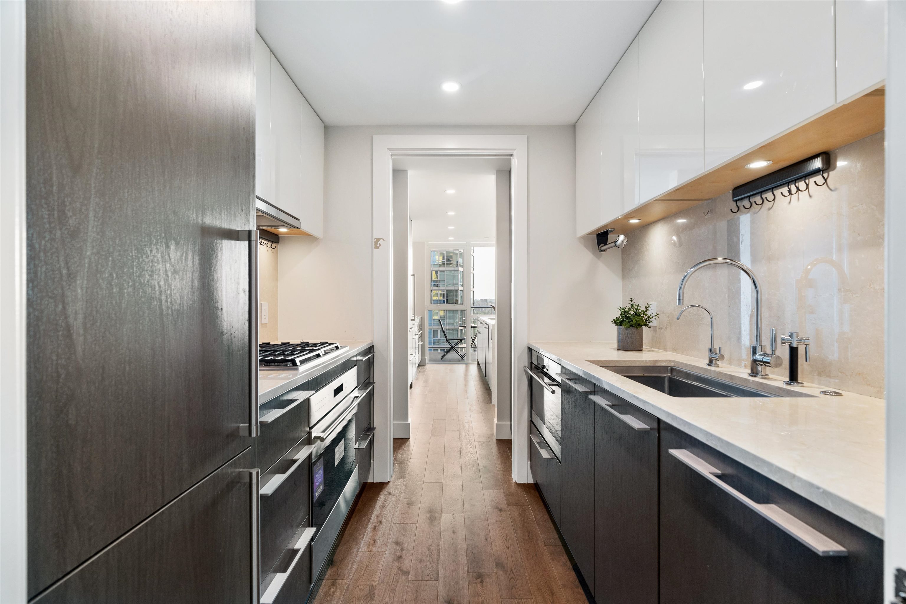 1701 499 PACIFIC STREET Unit: 1701