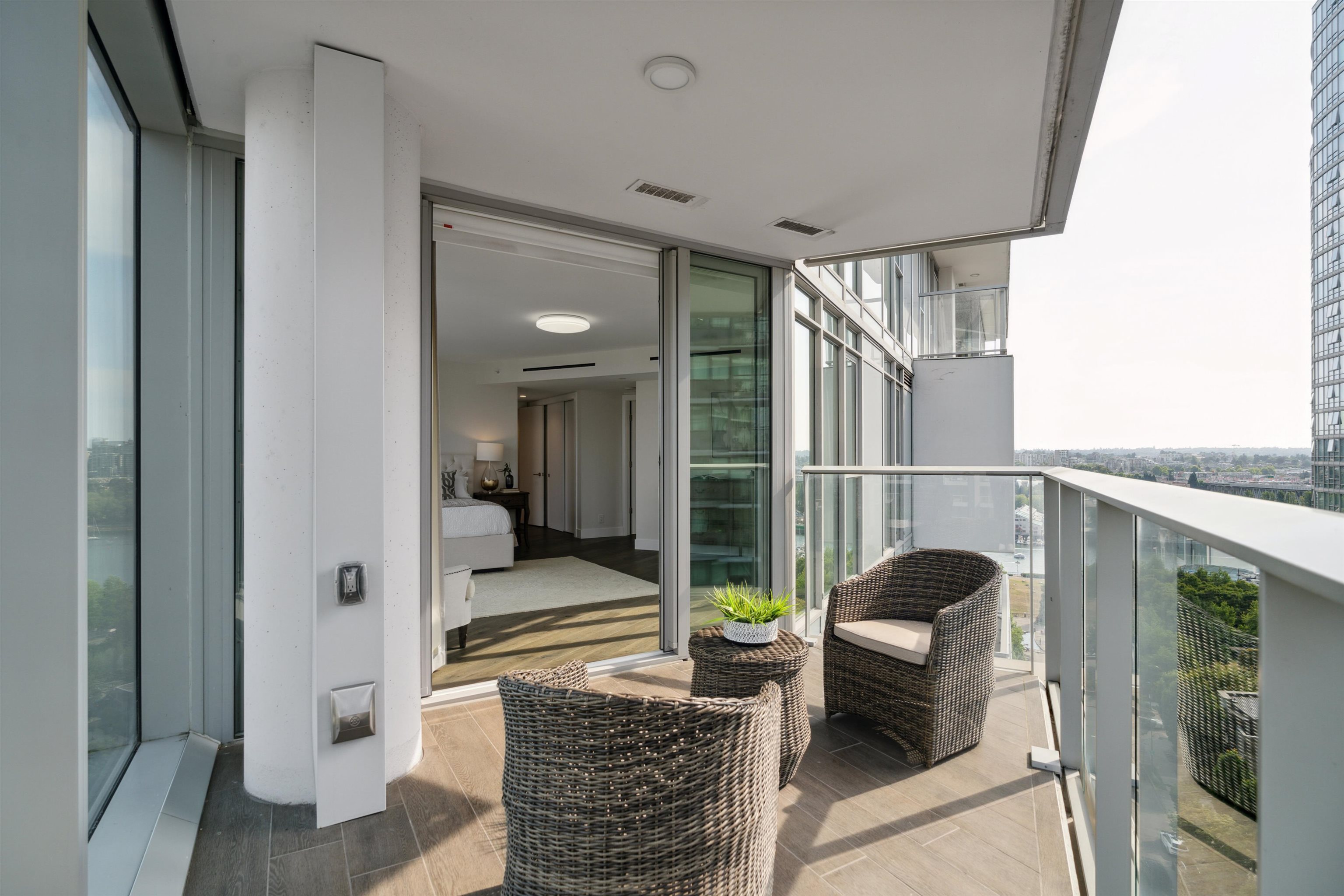 1701 499 PACIFIC STREET Unit: 1701