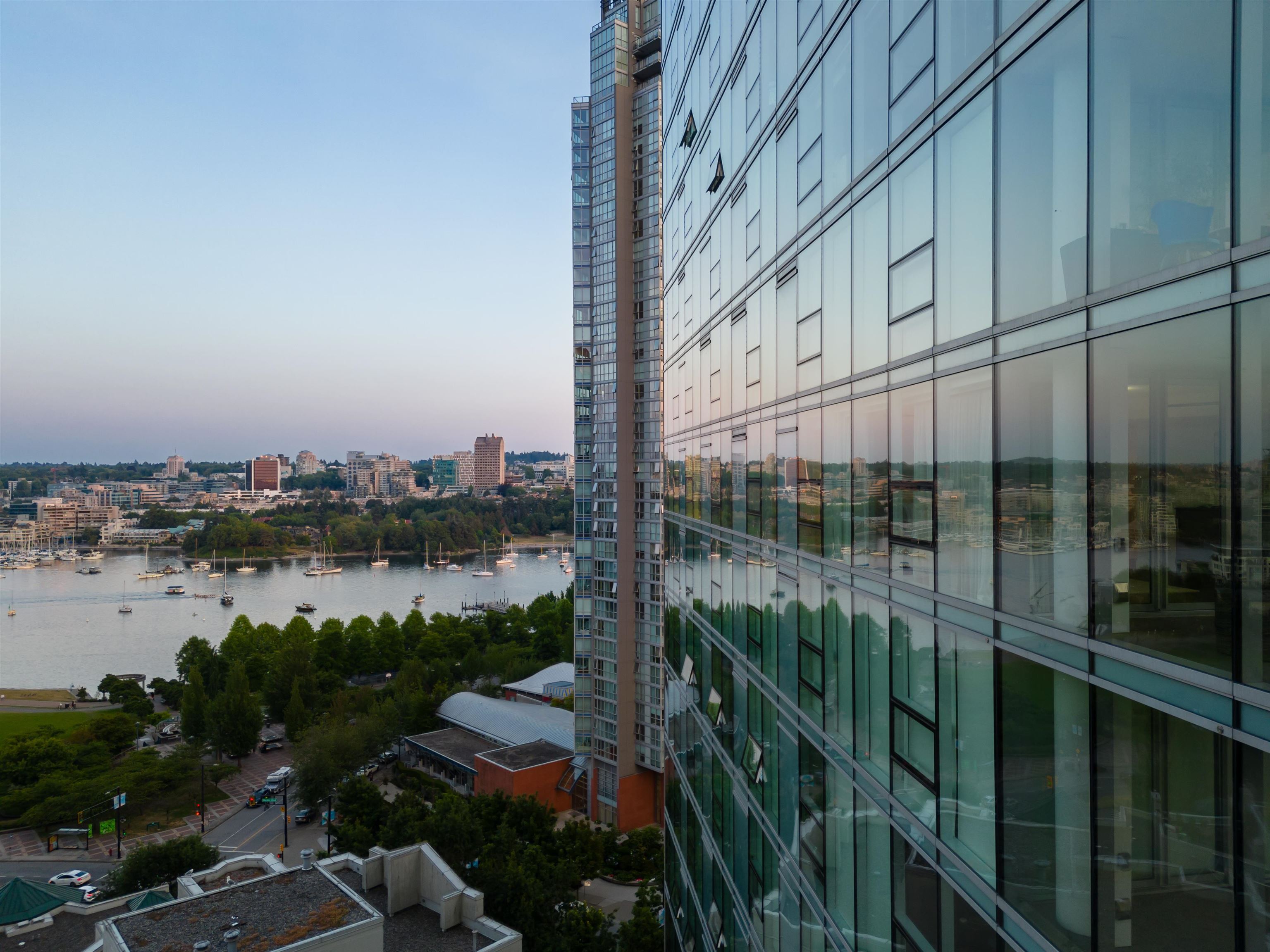 1701 499 PACIFIC STREET Unit: 1701