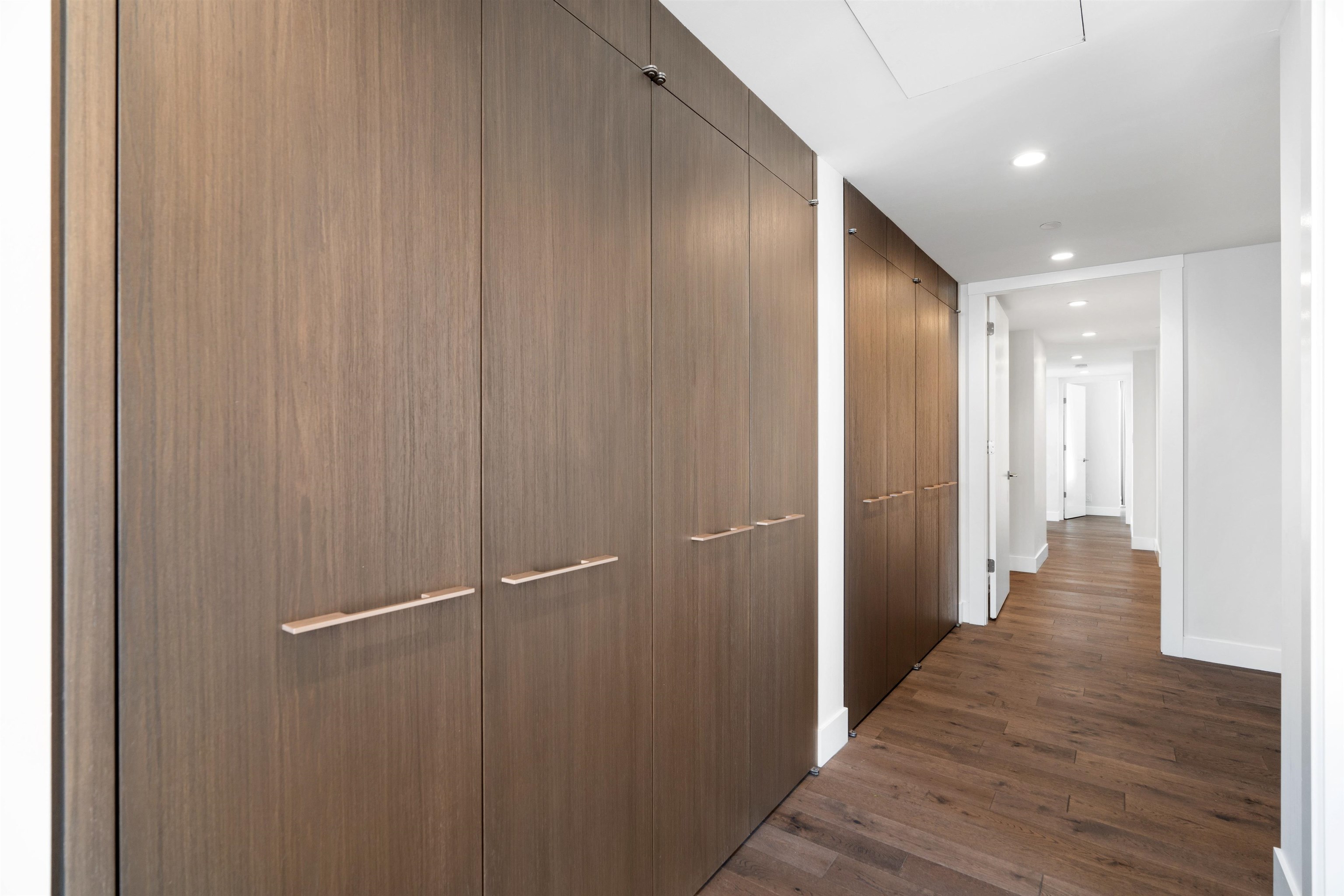 1701 499 PACIFIC STREET Unit: 1701