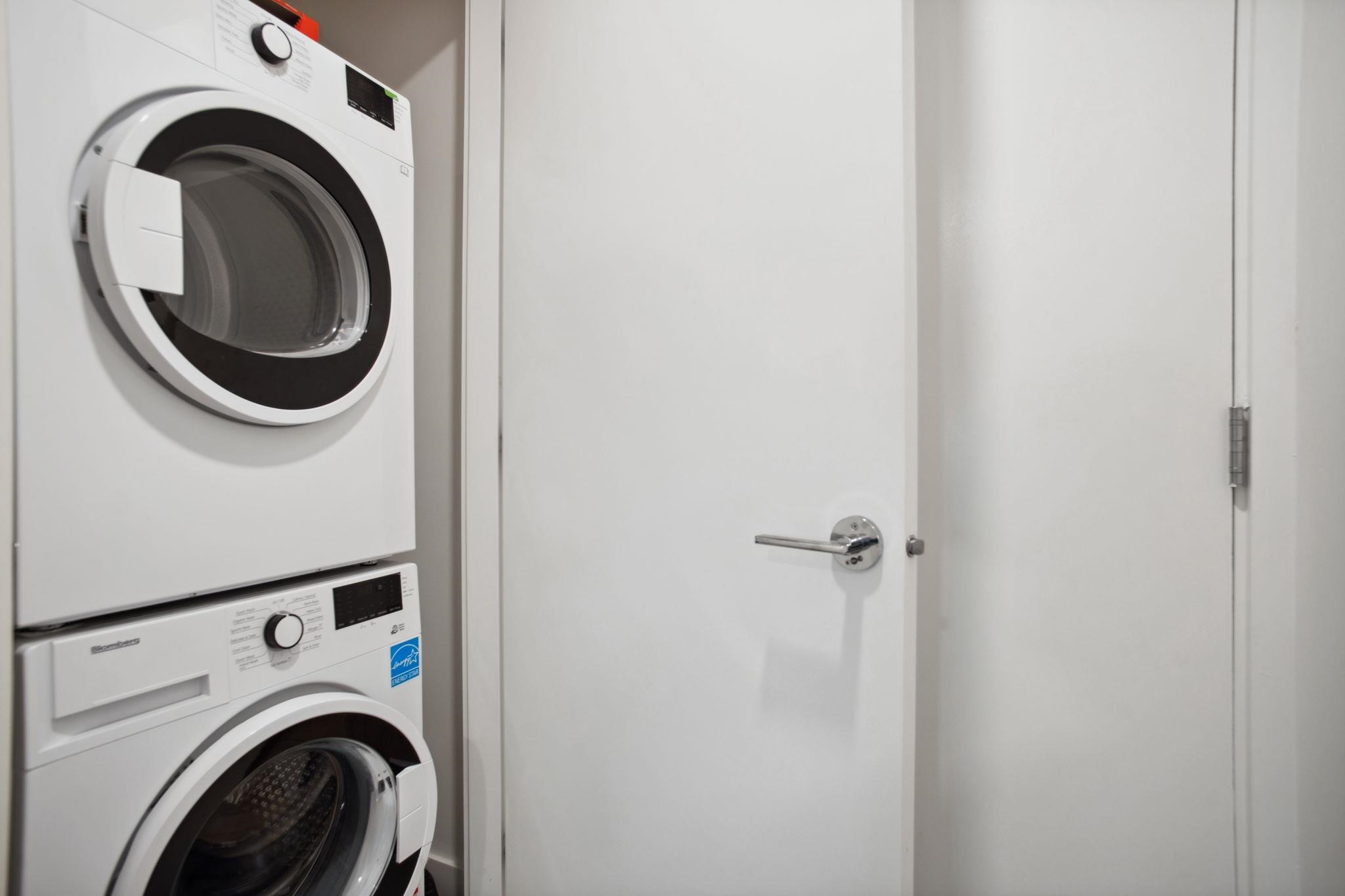 407 2666 DUKE STREET Unit: 407