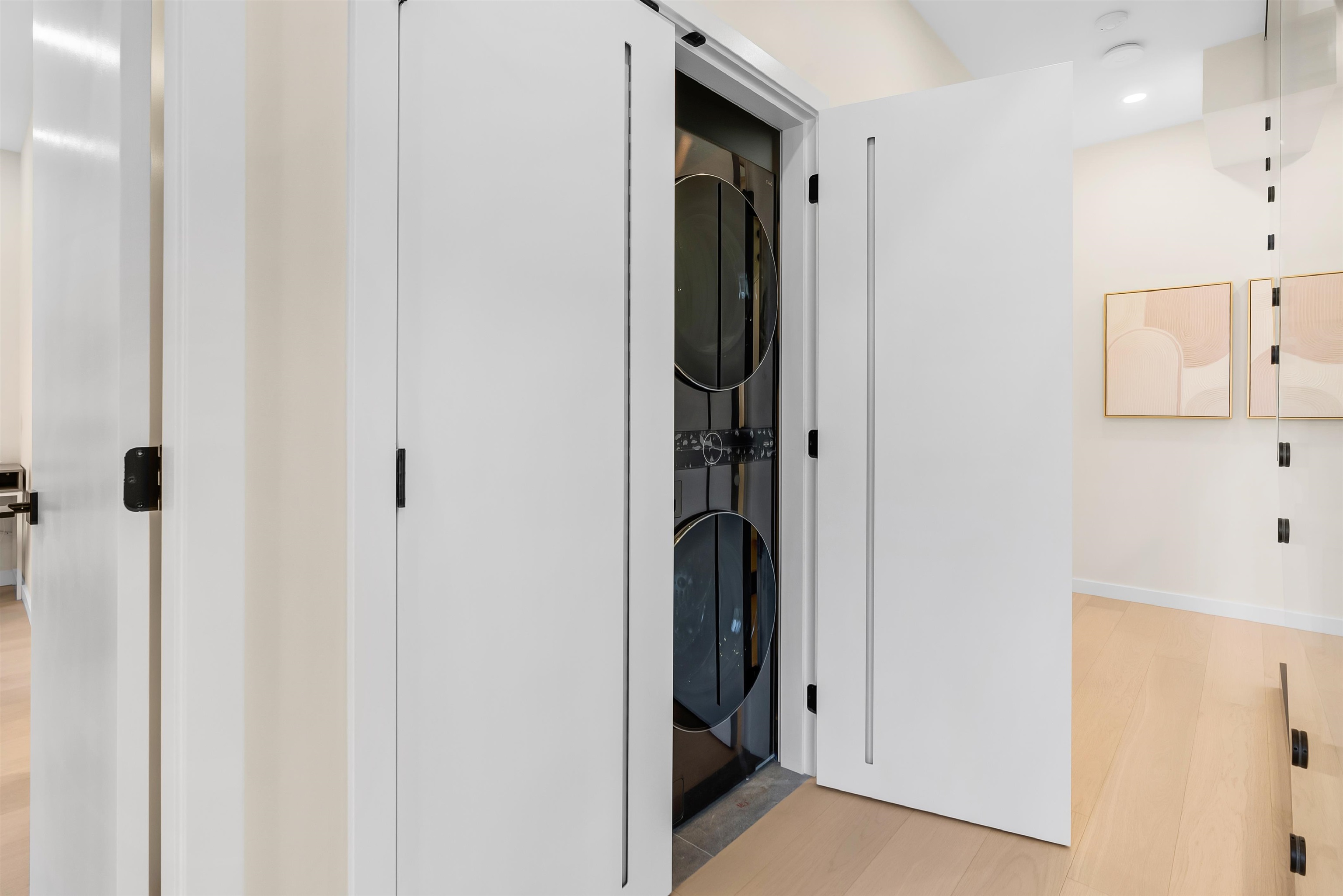 2 2764 W 14TH AVENUE Unit: 2