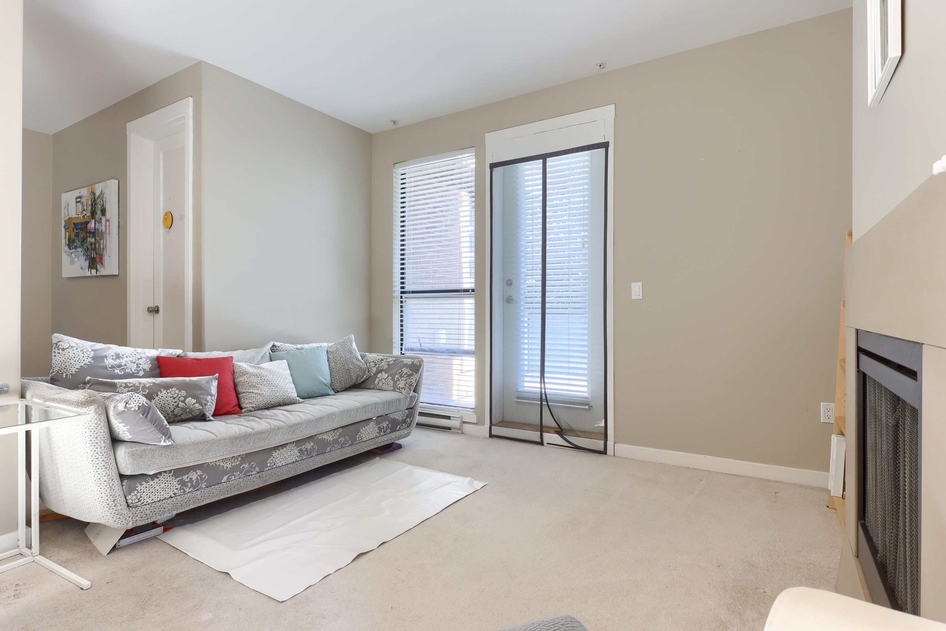 31 1863 WESBROOK MALL Unit: 31