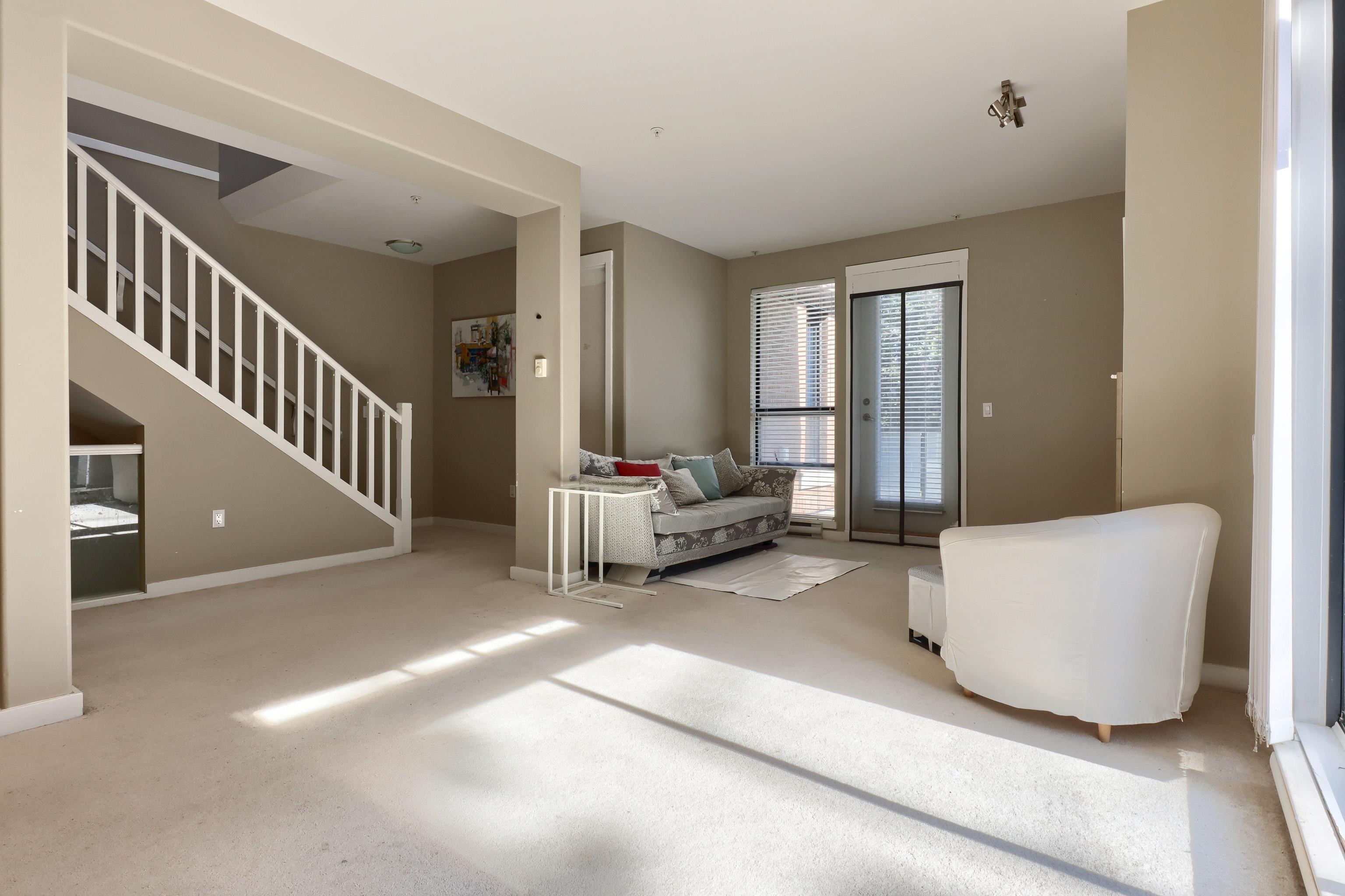 31 1863 WESBROOK MALL Unit: 31