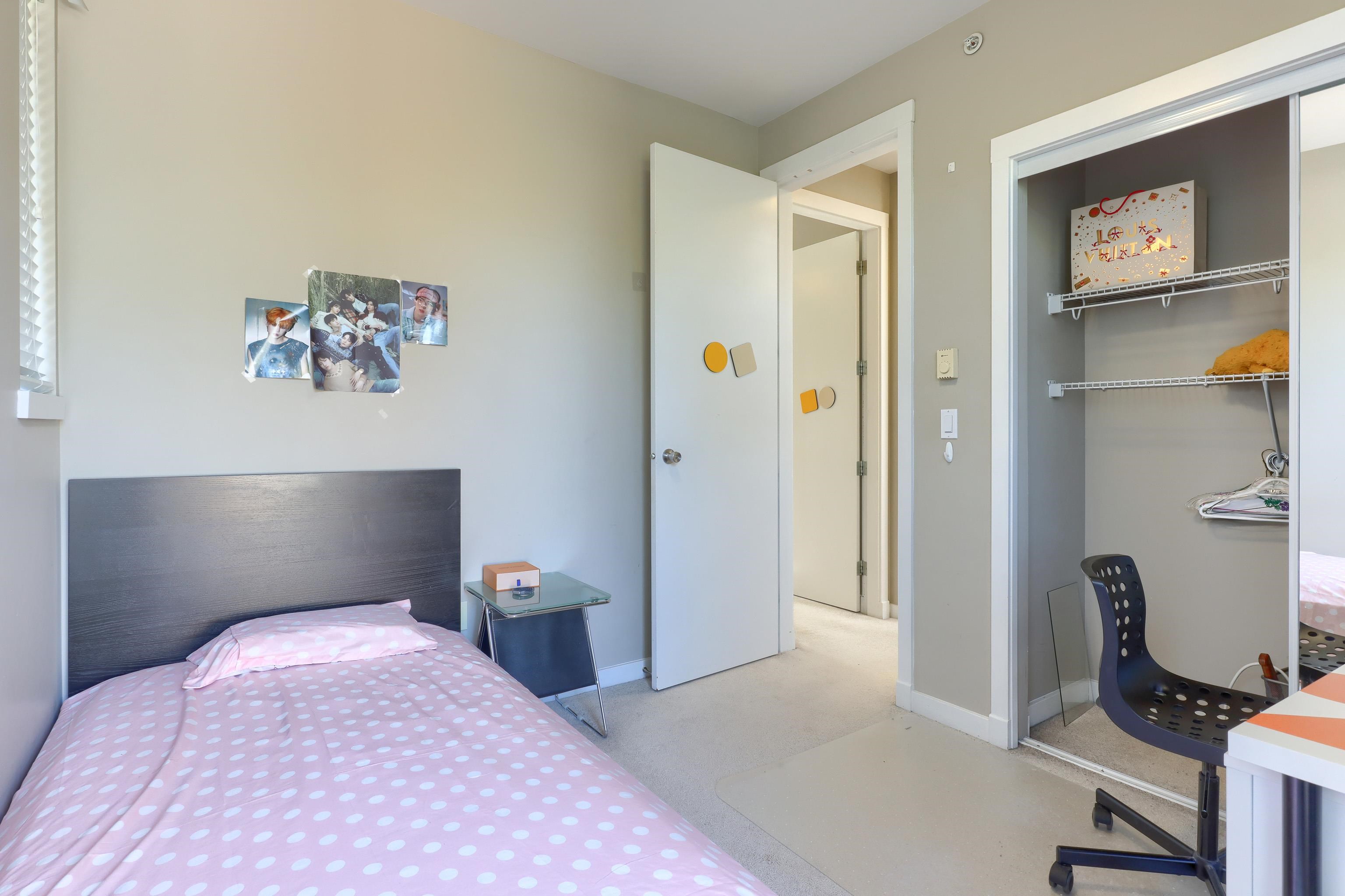 31 1863 WESBROOK MALL Unit: 31