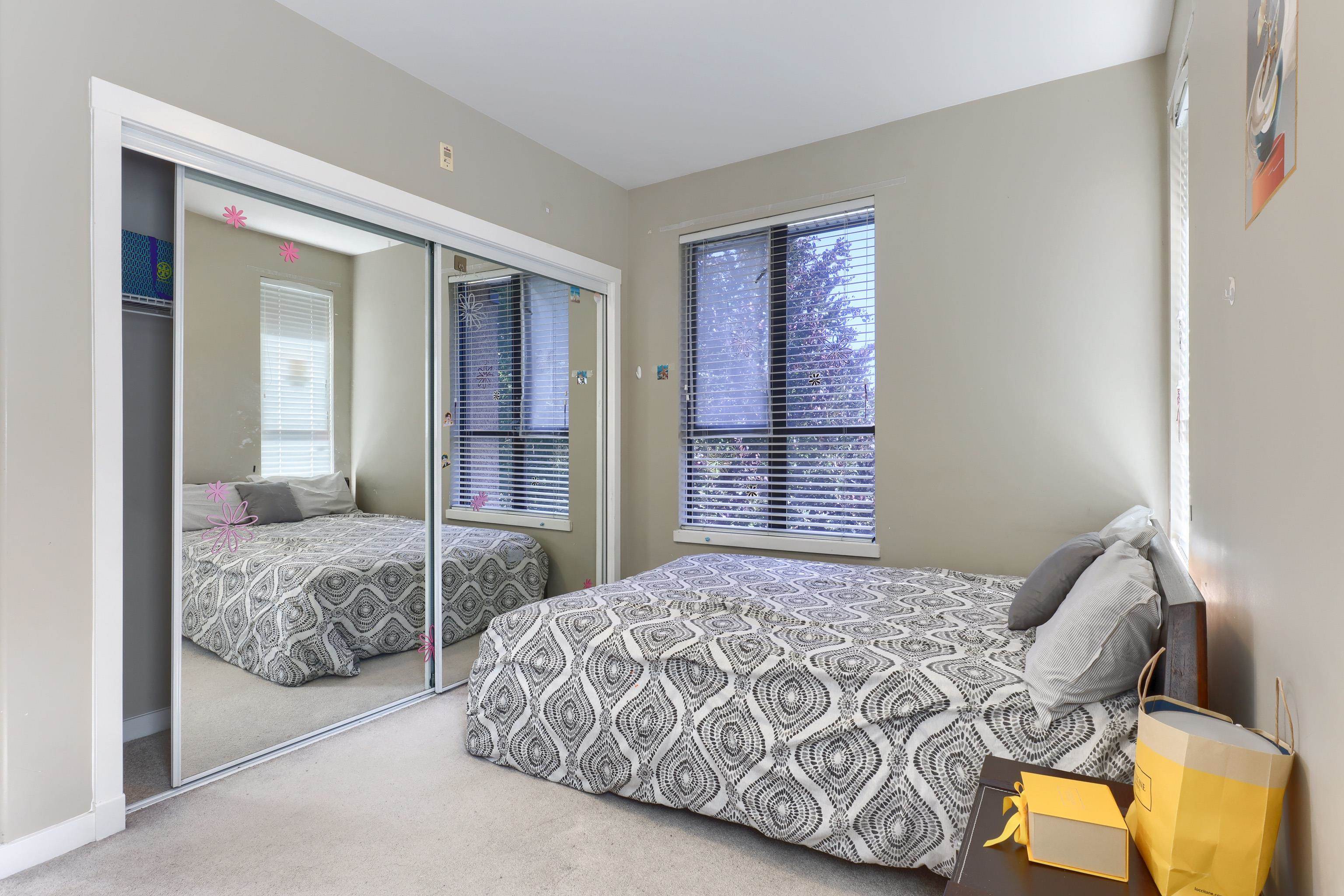 31 1863 WESBROOK MALL Unit: 31