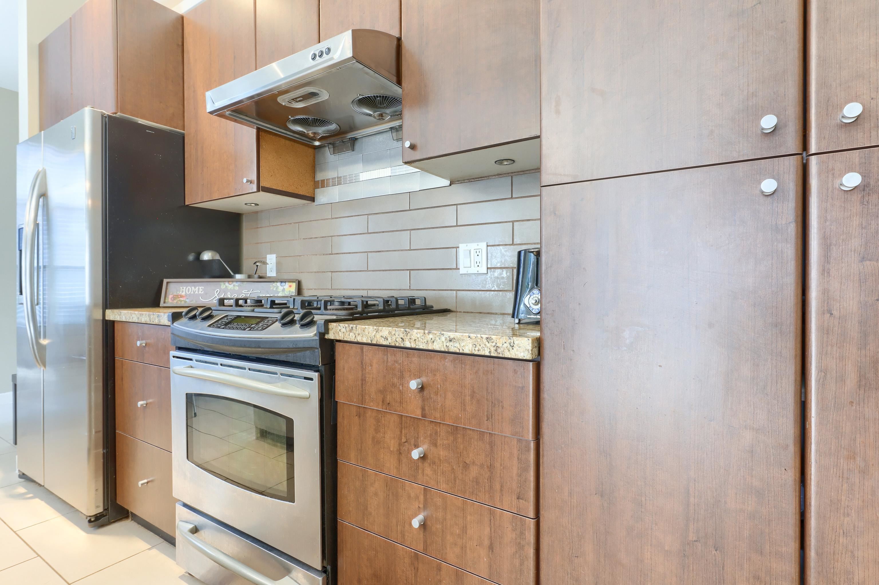 31 1863 WESBROOK MALL Unit: 31