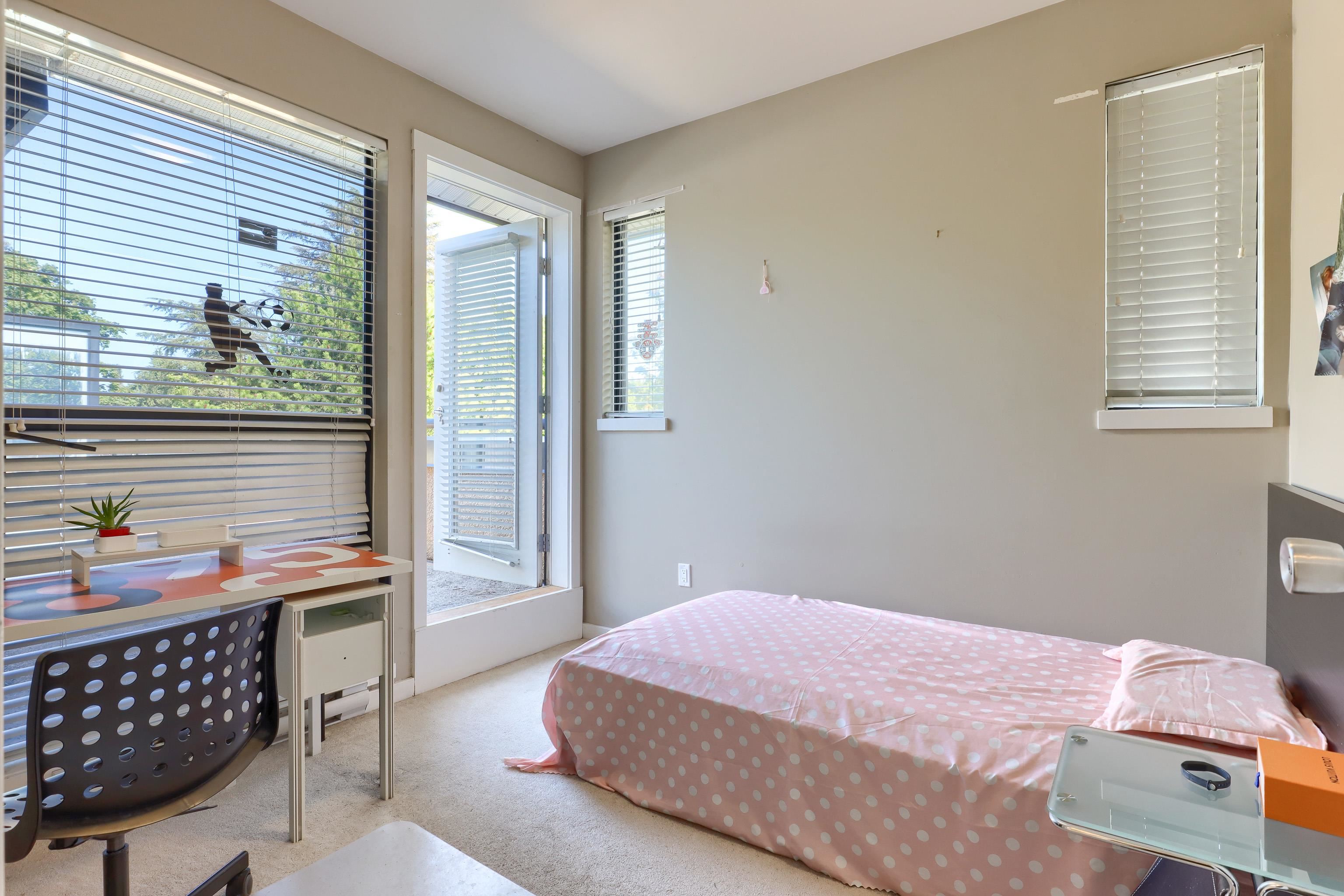 31 1863 WESBROOK MALL Unit: 31