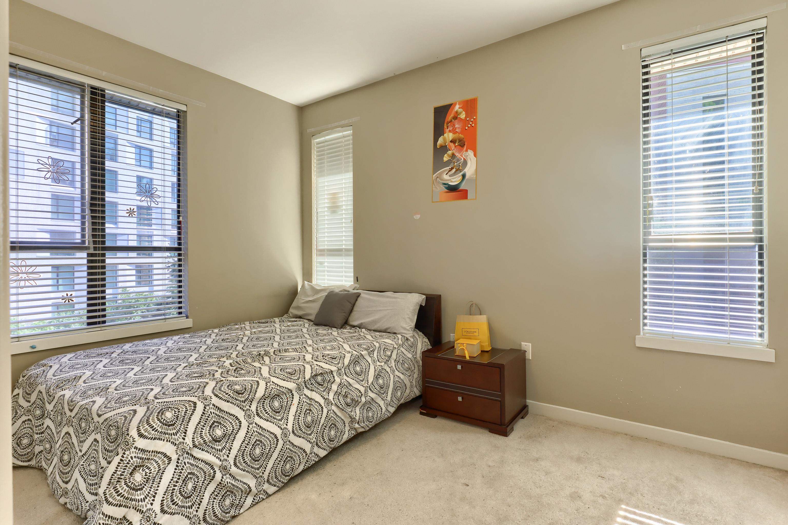 31 1863 WESBROOK MALL Unit: 31