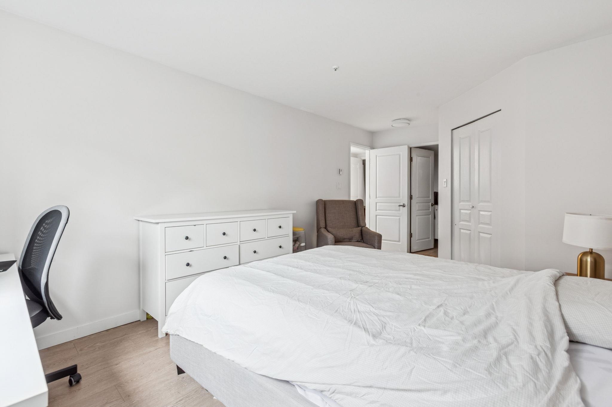 215 8180 JONES ROAD Unit: 215