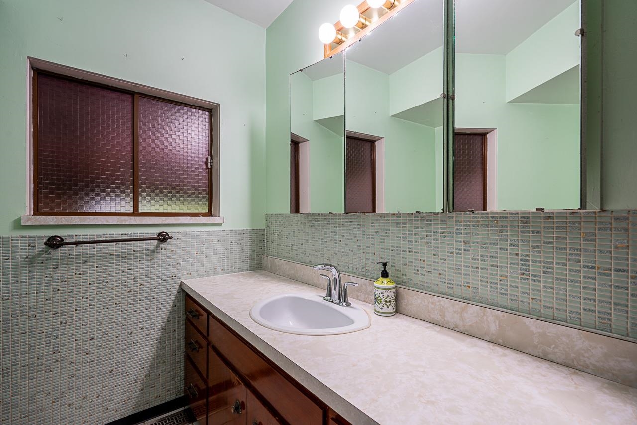 3826 WELLINGTON STREET