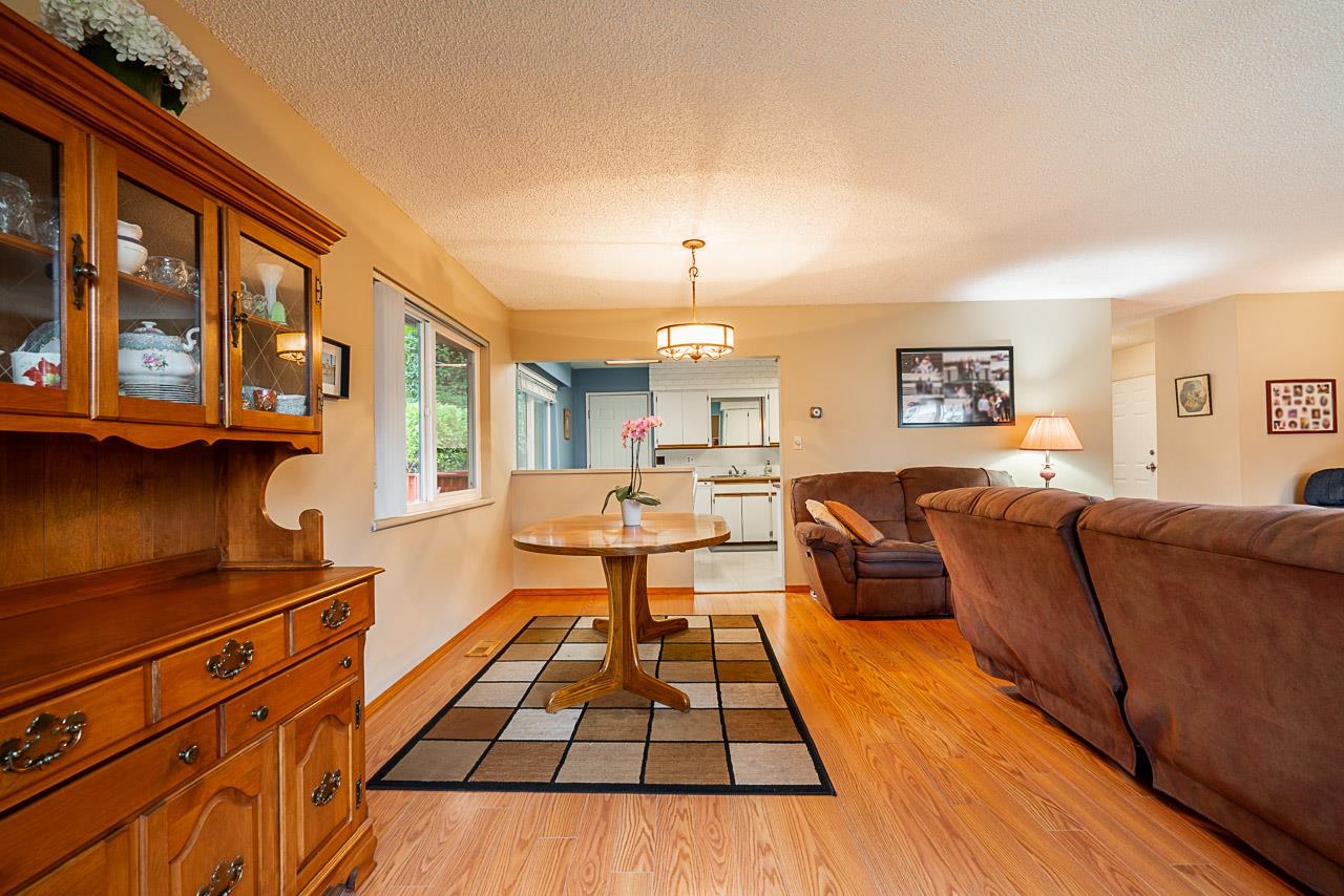 3826 WELLINGTON STREET