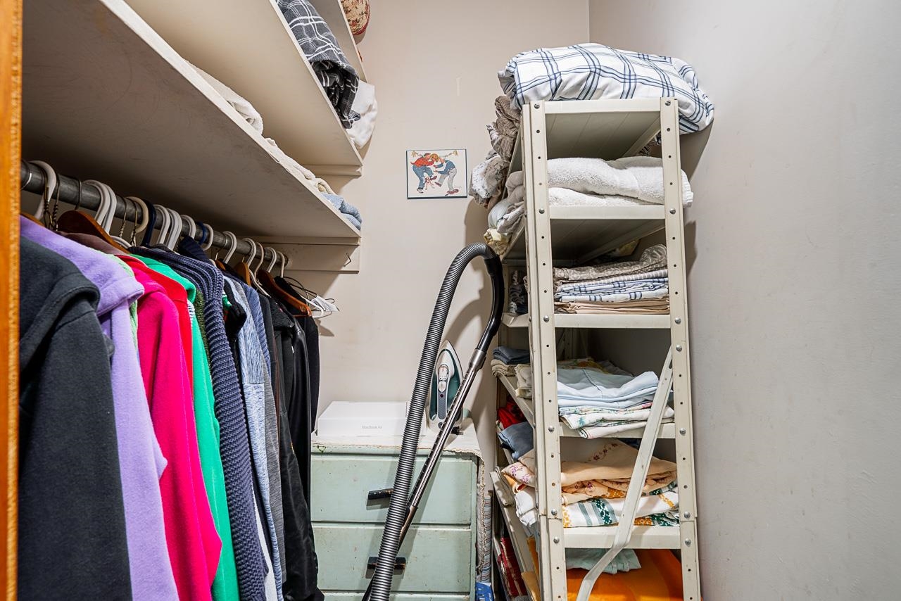 3826 WELLINGTON STREET