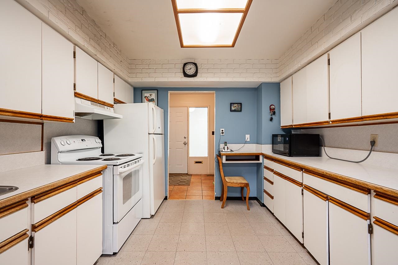 3826 WELLINGTON STREET