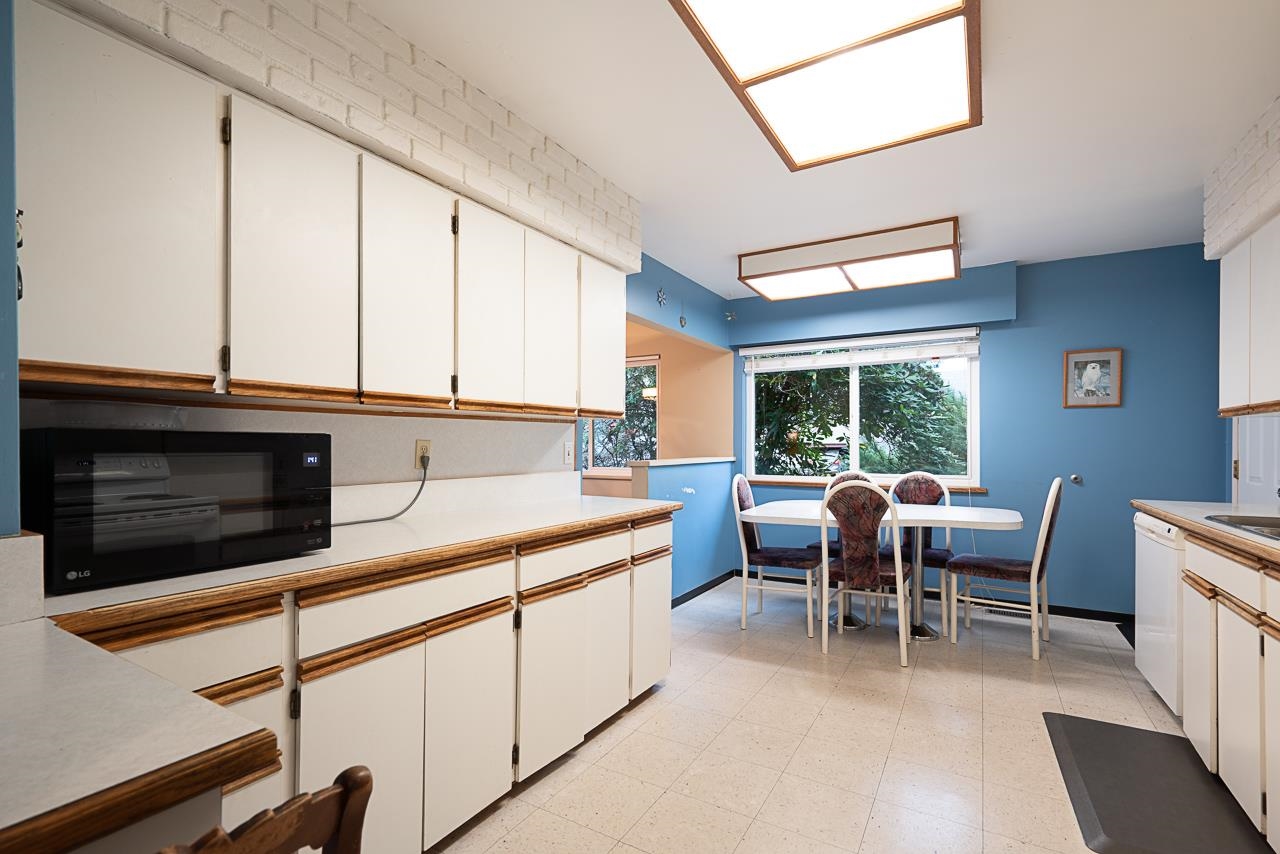 3826 WELLINGTON STREET