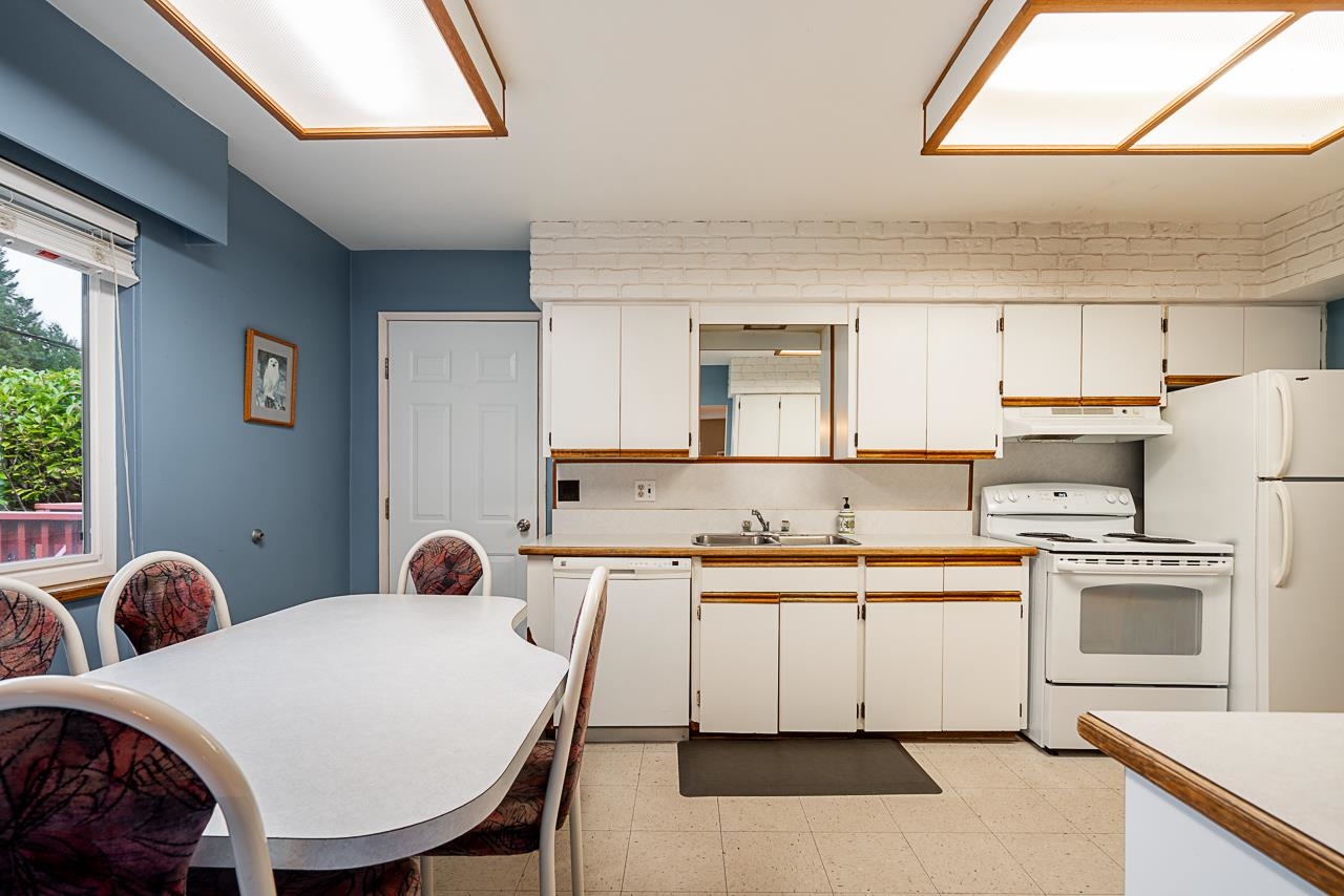 3826 WELLINGTON STREET