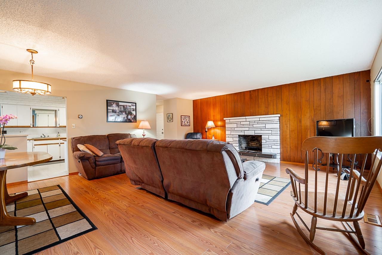 3826 WELLINGTON STREET