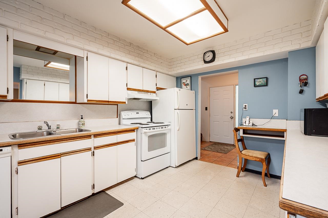 3826 WELLINGTON STREET