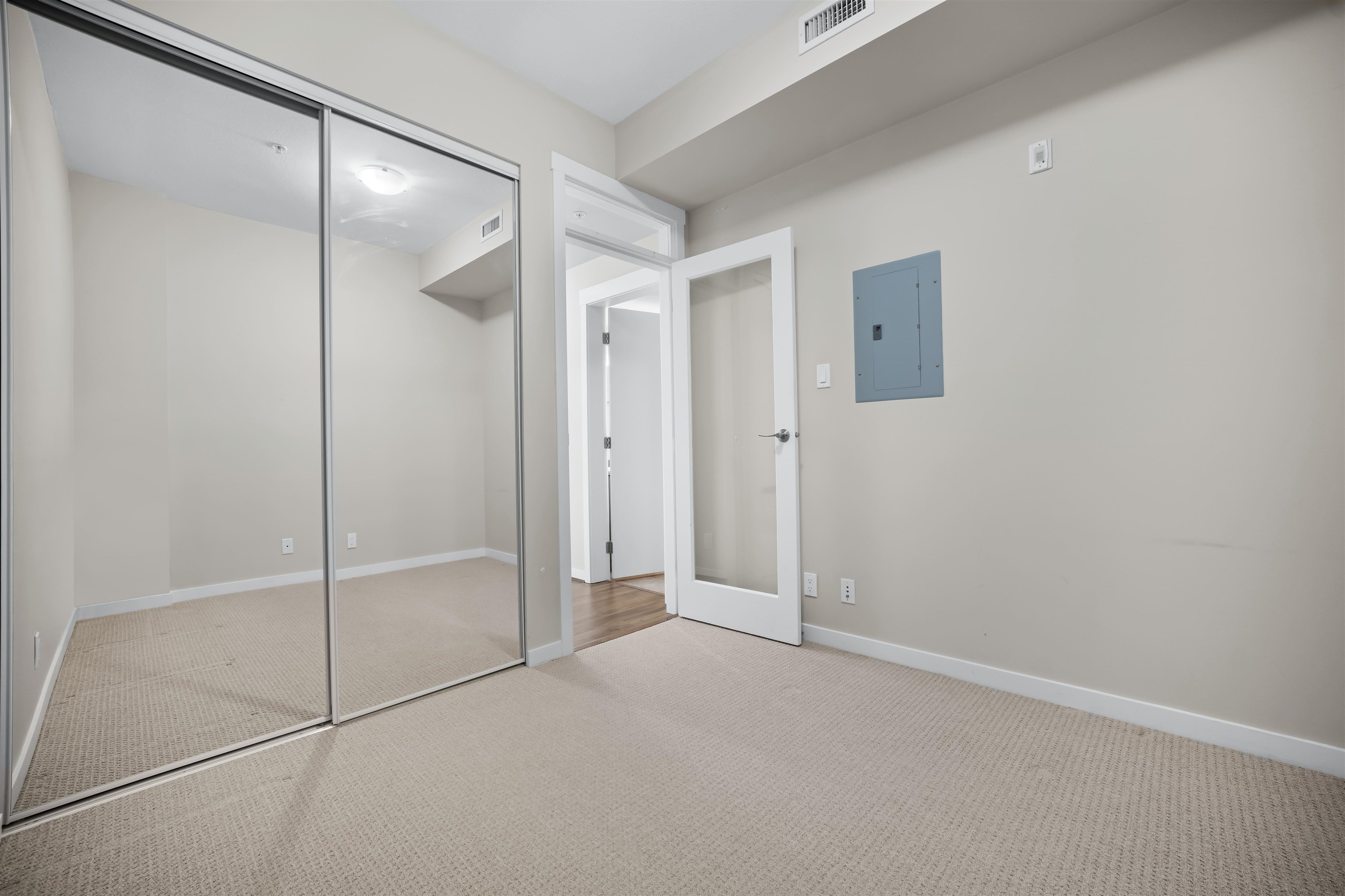 672 4099 STOLBERG STREET Unit: 672