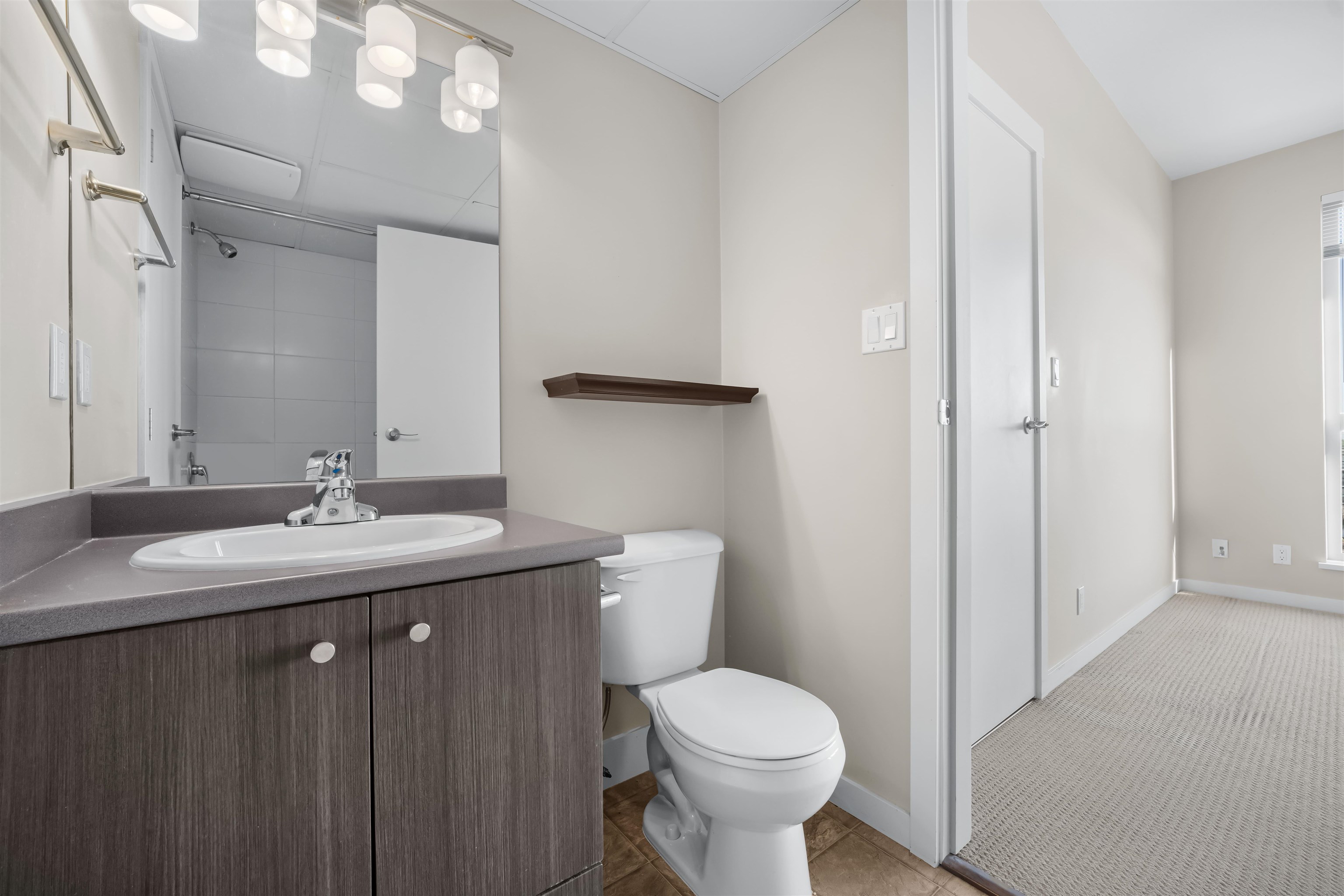 672 4099 STOLBERG STREET Unit: 672