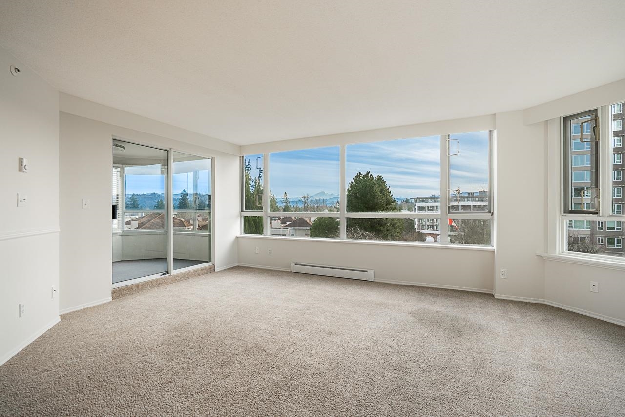 402 3190 GLADWIN ROAD Unit: 402