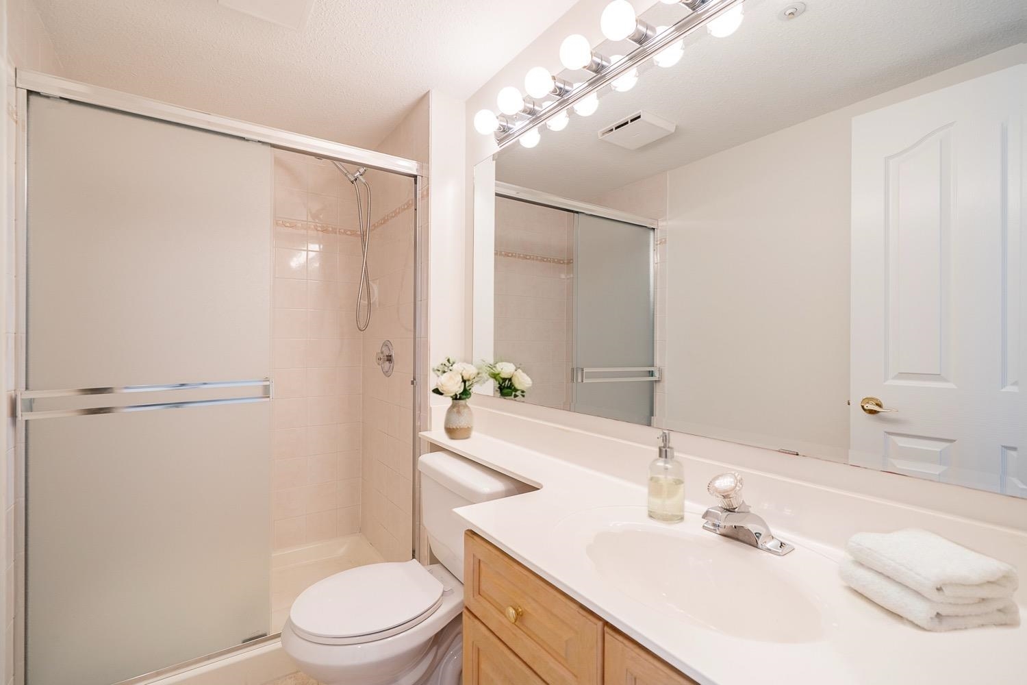 402 3190 GLADWIN ROAD Unit: 402