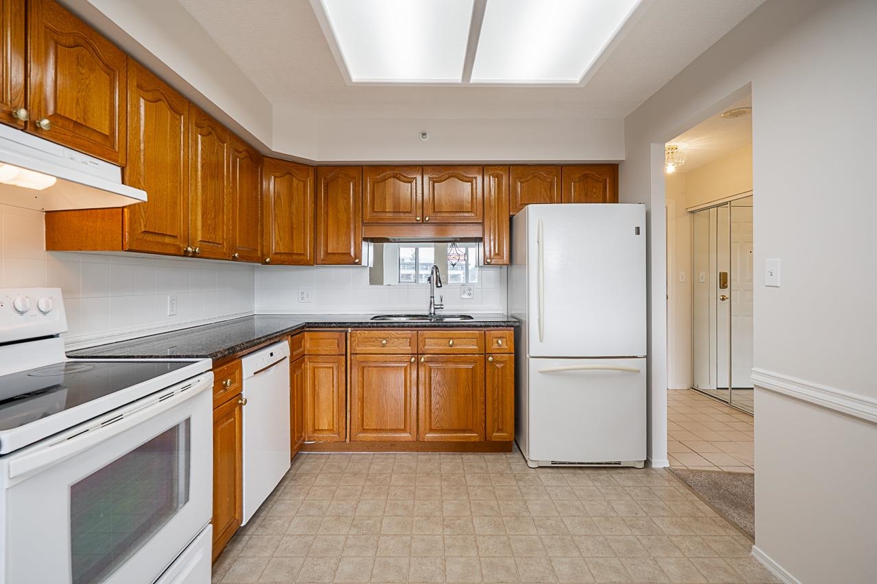 402 3190 GLADWIN ROAD Unit: 402