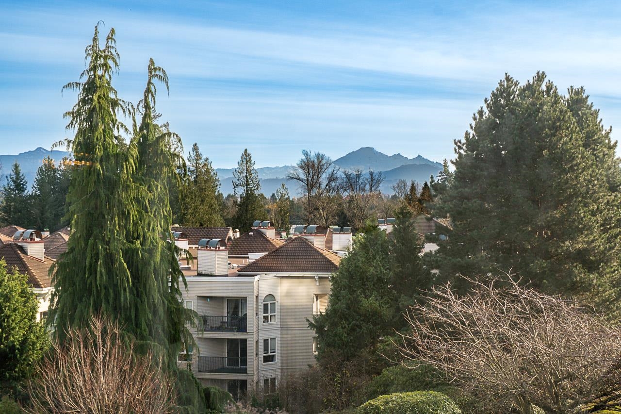 402 3190 GLADWIN ROAD Unit: 402