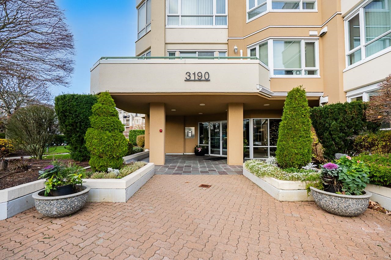 402 3190 GLADWIN ROAD Unit: 402