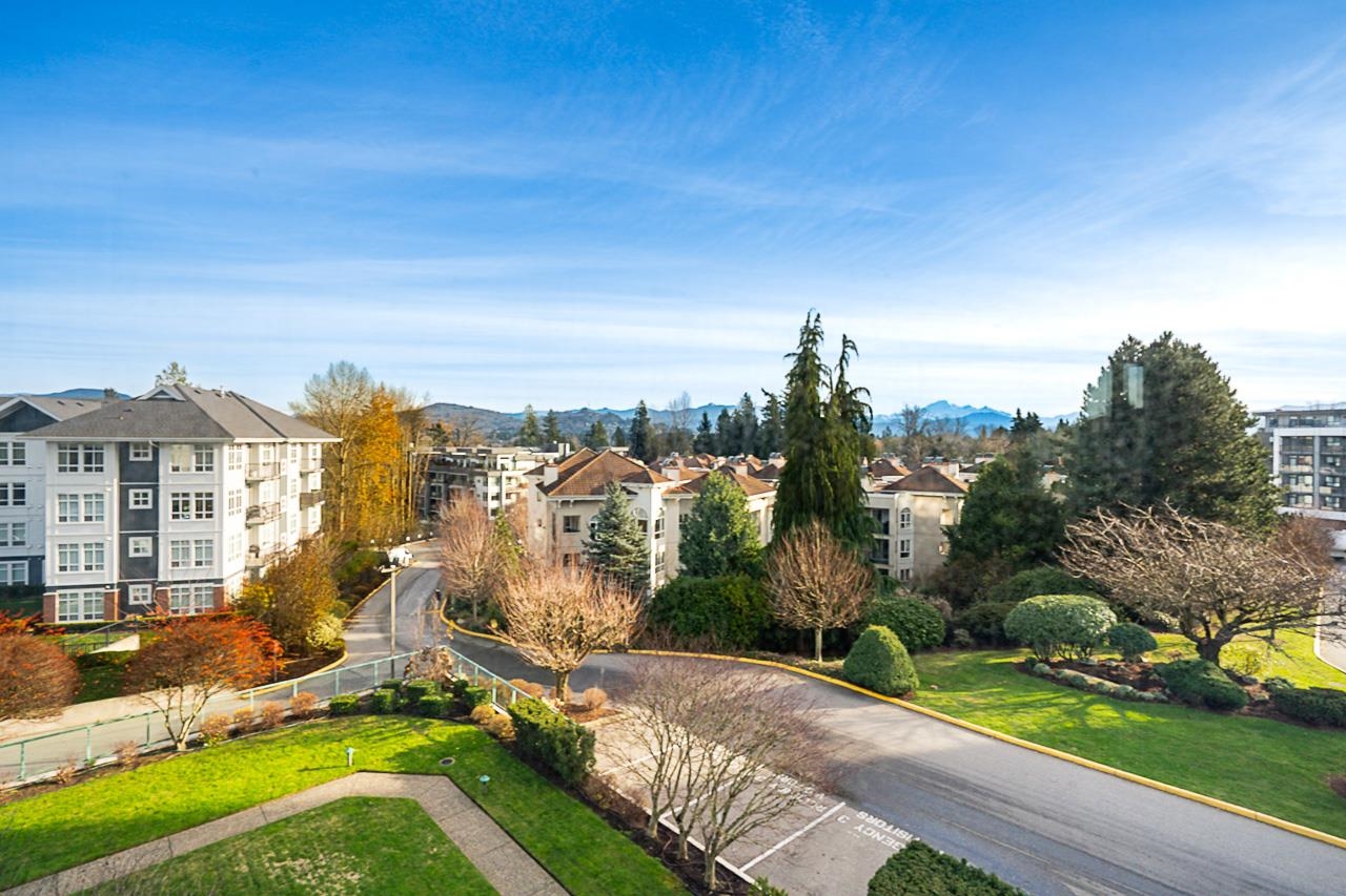 402 3190 GLADWIN ROAD Unit: 402