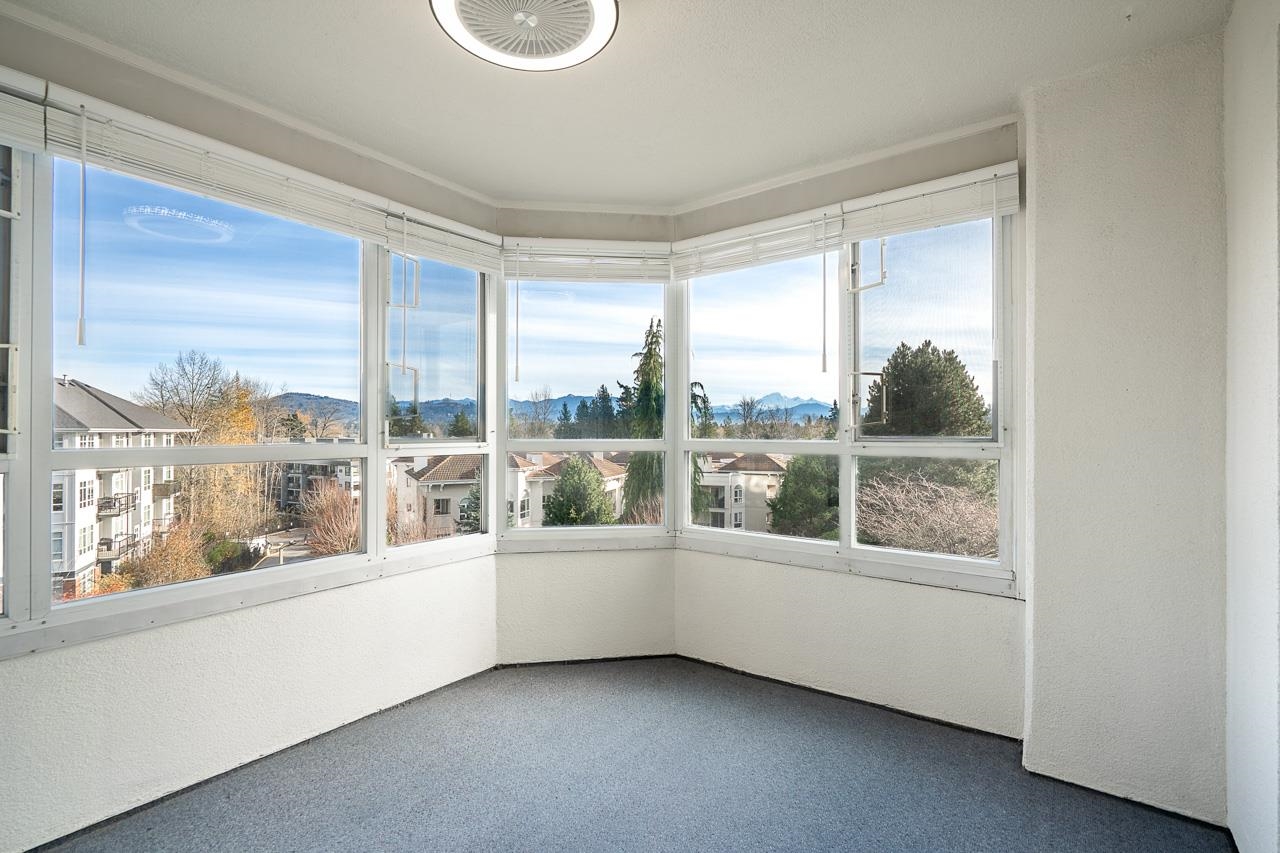 402 3190 GLADWIN ROAD Unit: 402