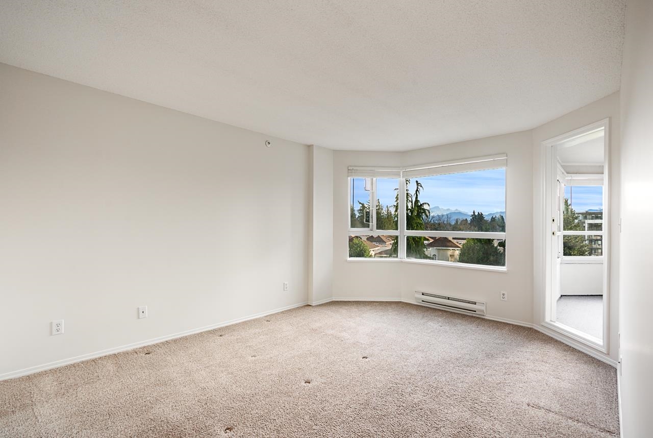 402 3190 GLADWIN ROAD Unit: 402