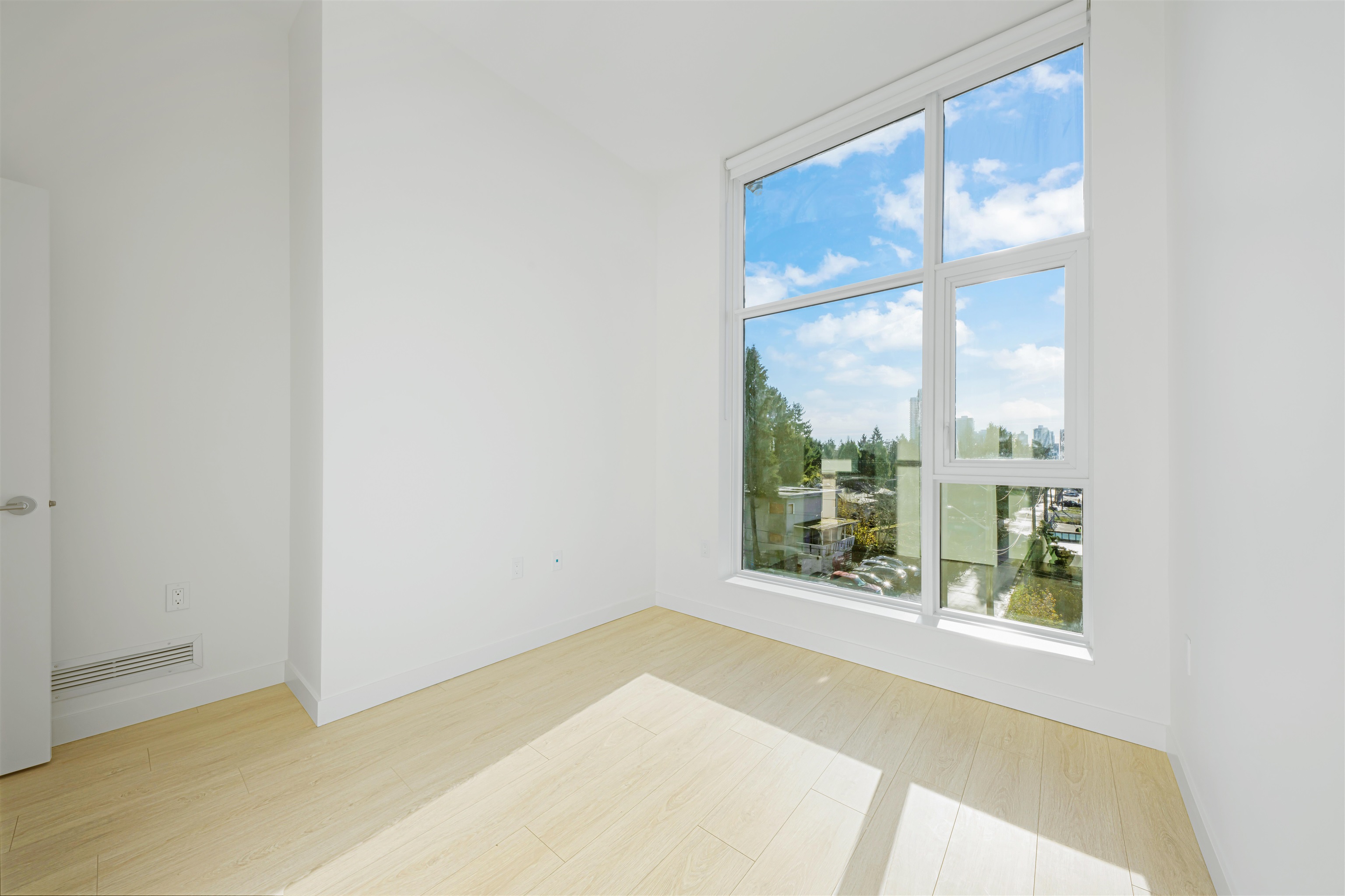 402 13675 107A STREET Unit: 402