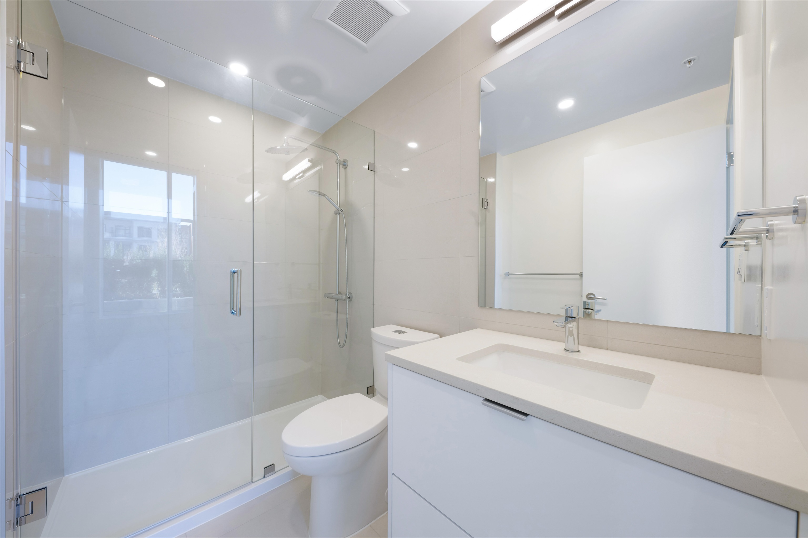 402 13675 107A STREET Unit: 402