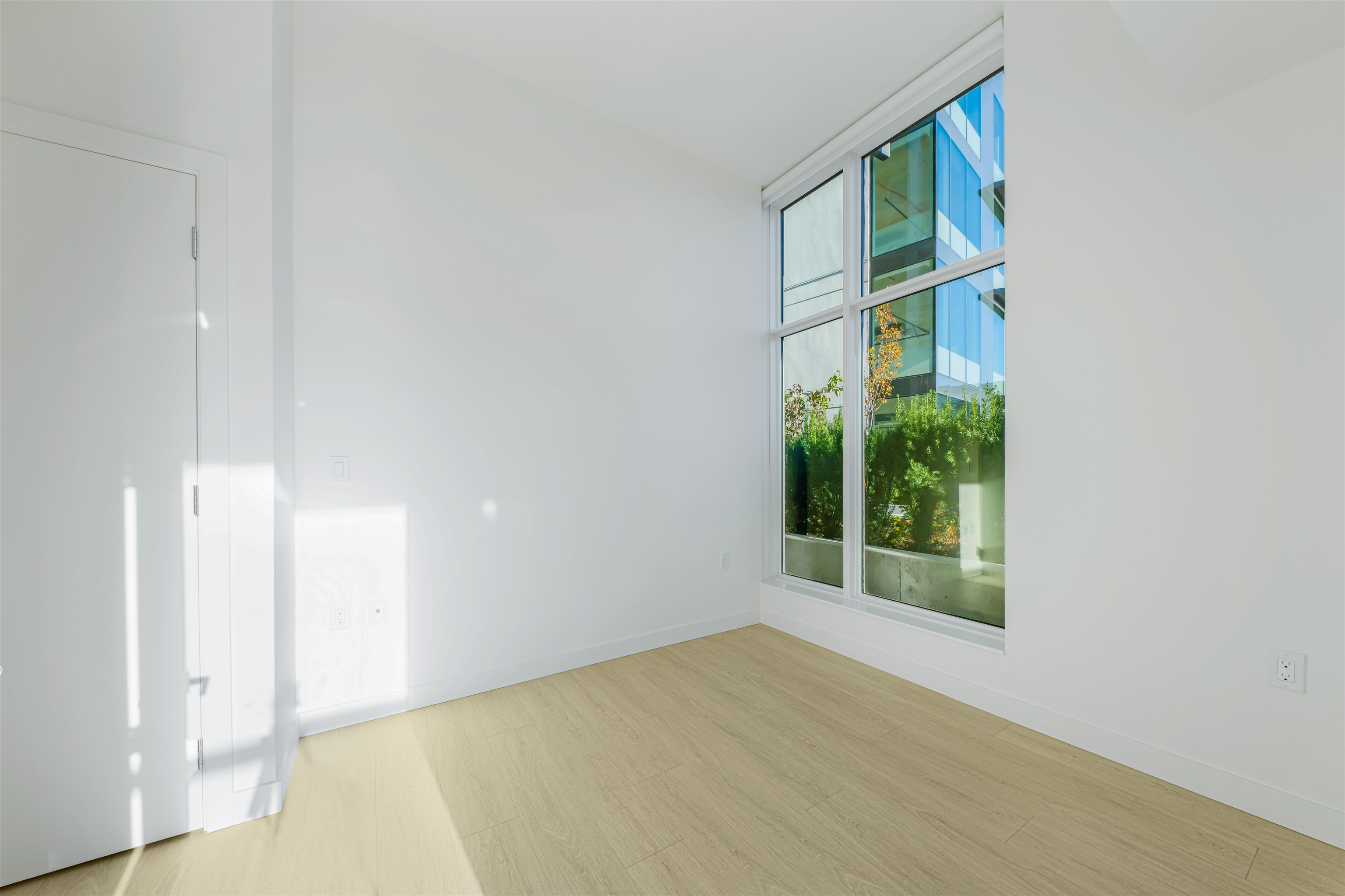 402 13675 107A STREET Unit: 402