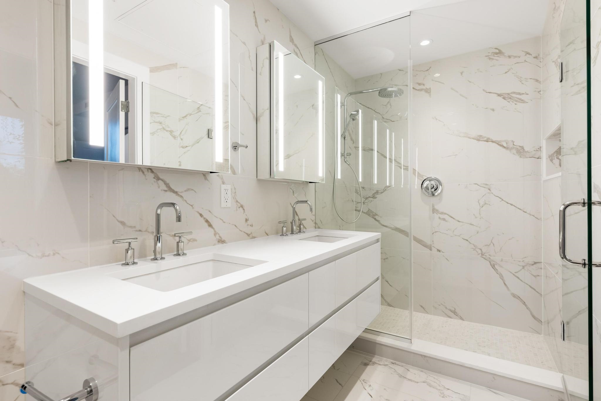 302 2888 ARBUTUS STREET Unit: 302