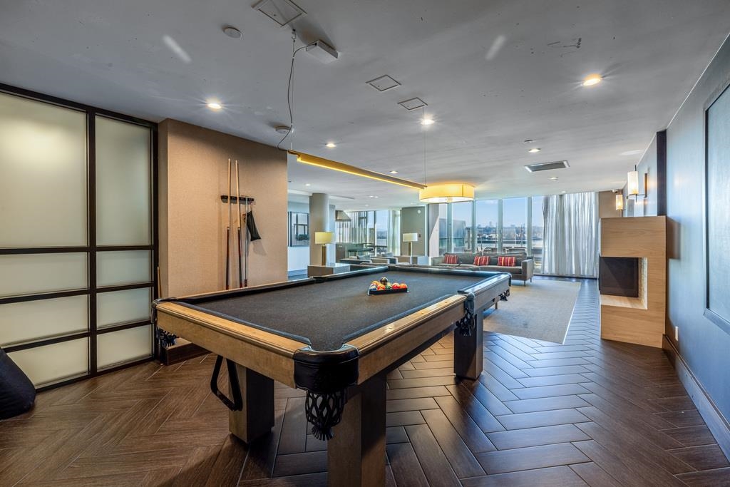 1406 210 SALTER STREET Unit: 1406