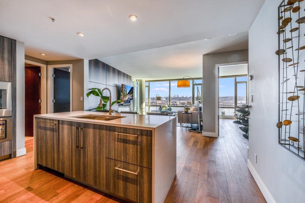 1406 210 SALTER STREET Unit: 1406