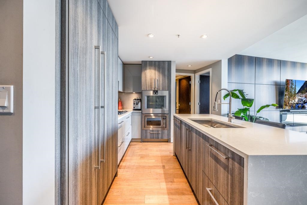 1406 210 SALTER STREET Unit: 1406