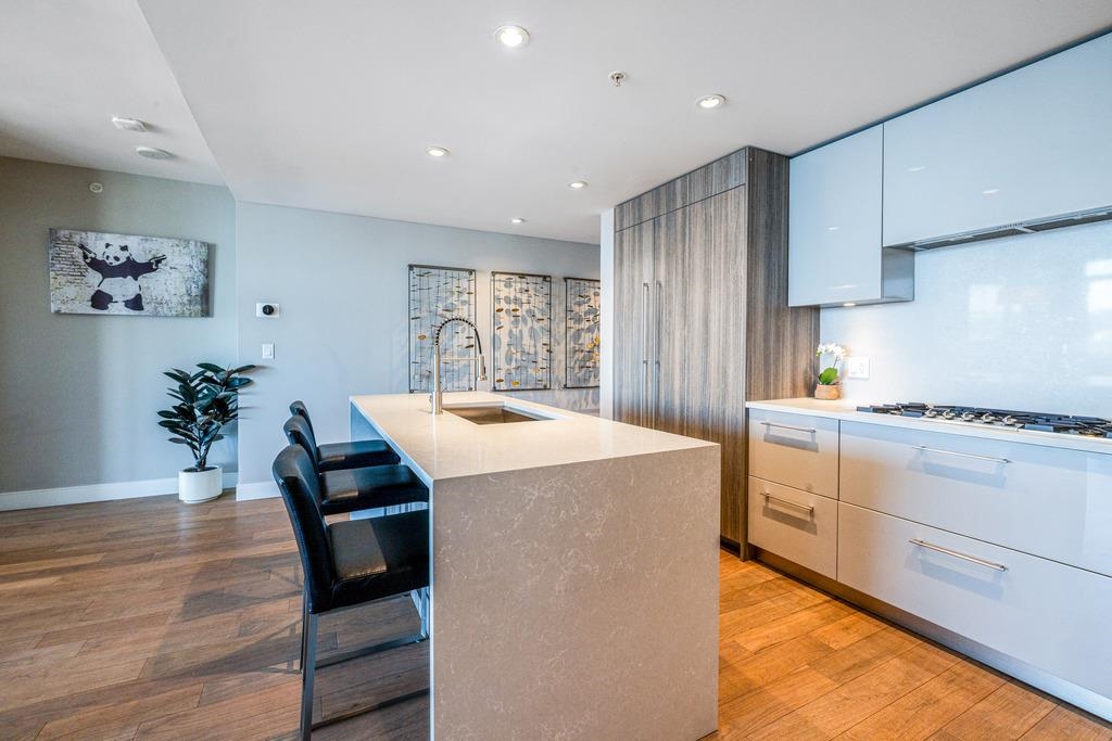 1406 210 SALTER STREET Unit: 1406