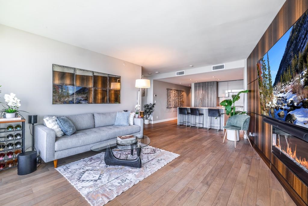 1406 210 SALTER STREET Unit: 1406