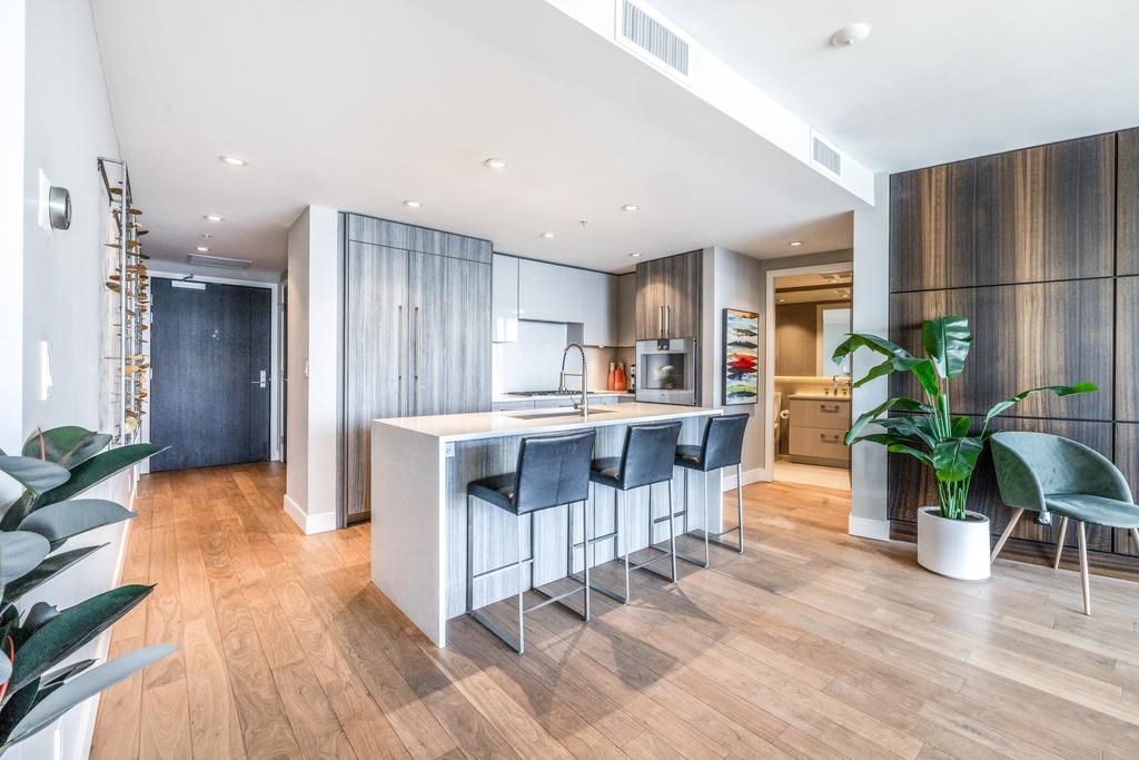 1406 210 SALTER STREET Unit: 1406